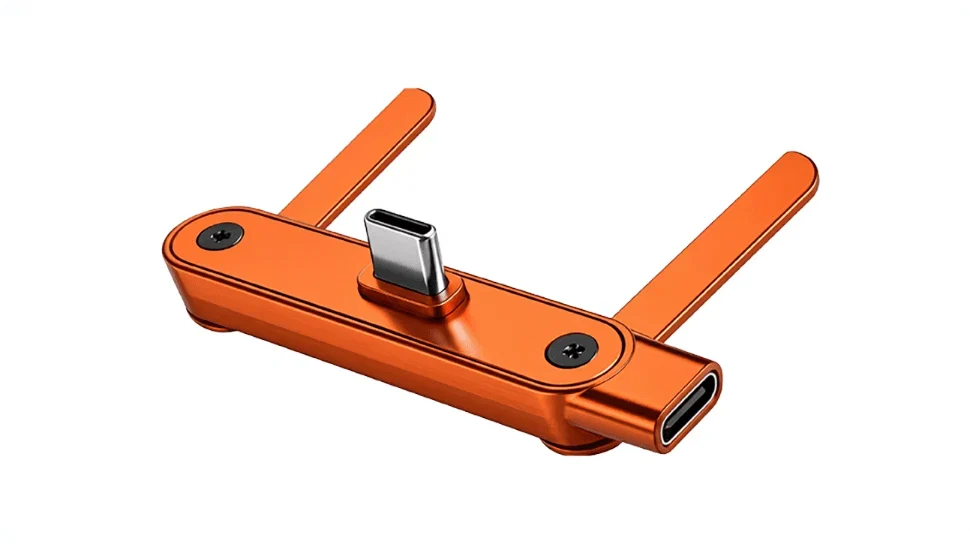 Praktischer und tragbarer Stromadapter mit zusammenklappbaren Steckern für die Reise