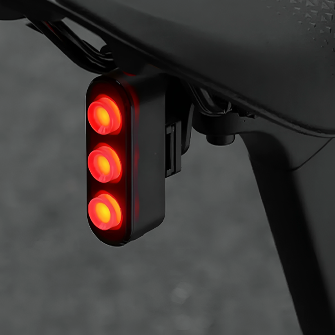 Das intelligente Fahrrad-Rücklicht mit Bremslichtsensor – BlinkCore Smart