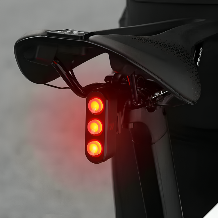 Das intelligente Fahrrad-Rücklicht mit Bremslichtsensor – BlinkCore Smart