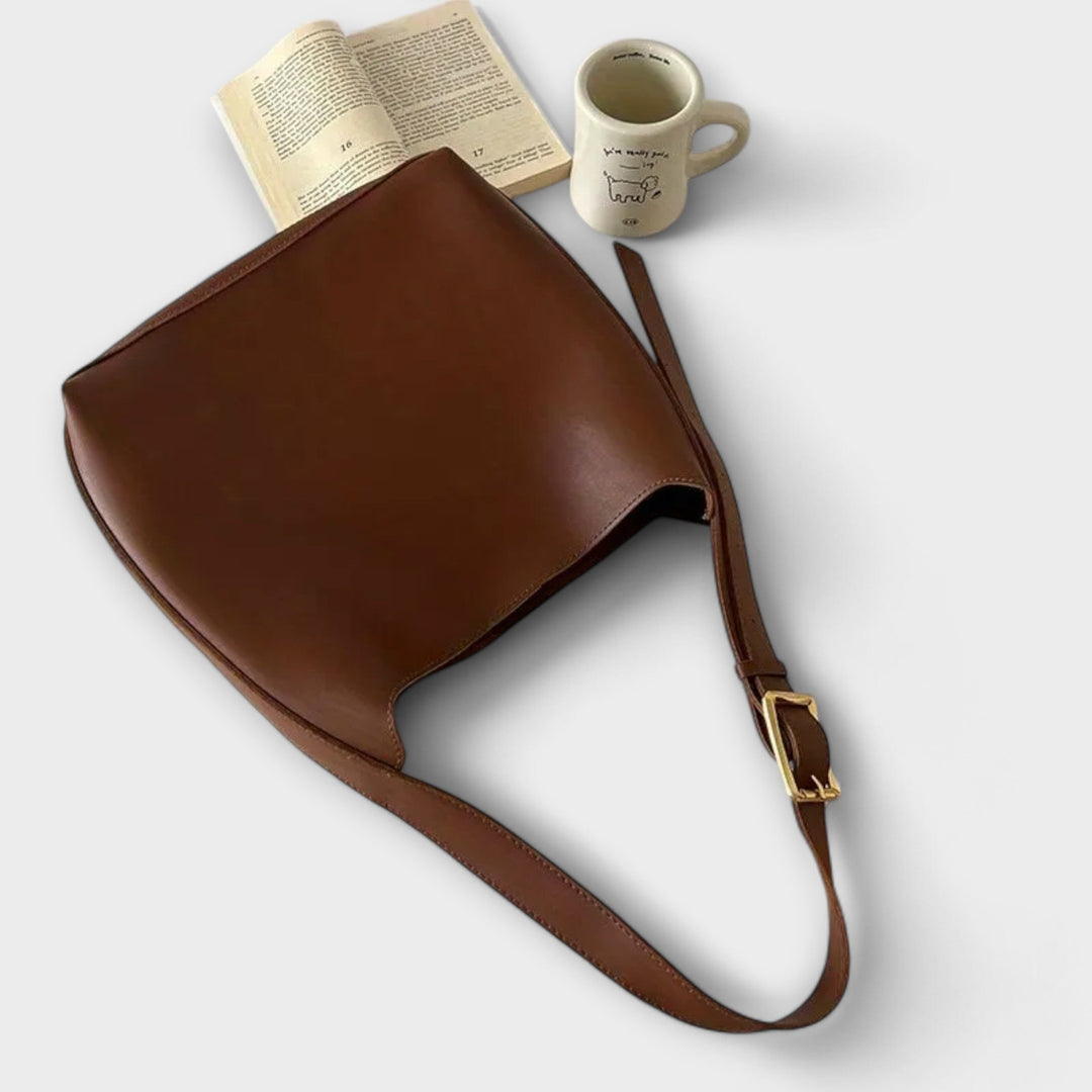 Lederschultertasche mit großem Stauraum & breitem Gurt – Aurielle Bag