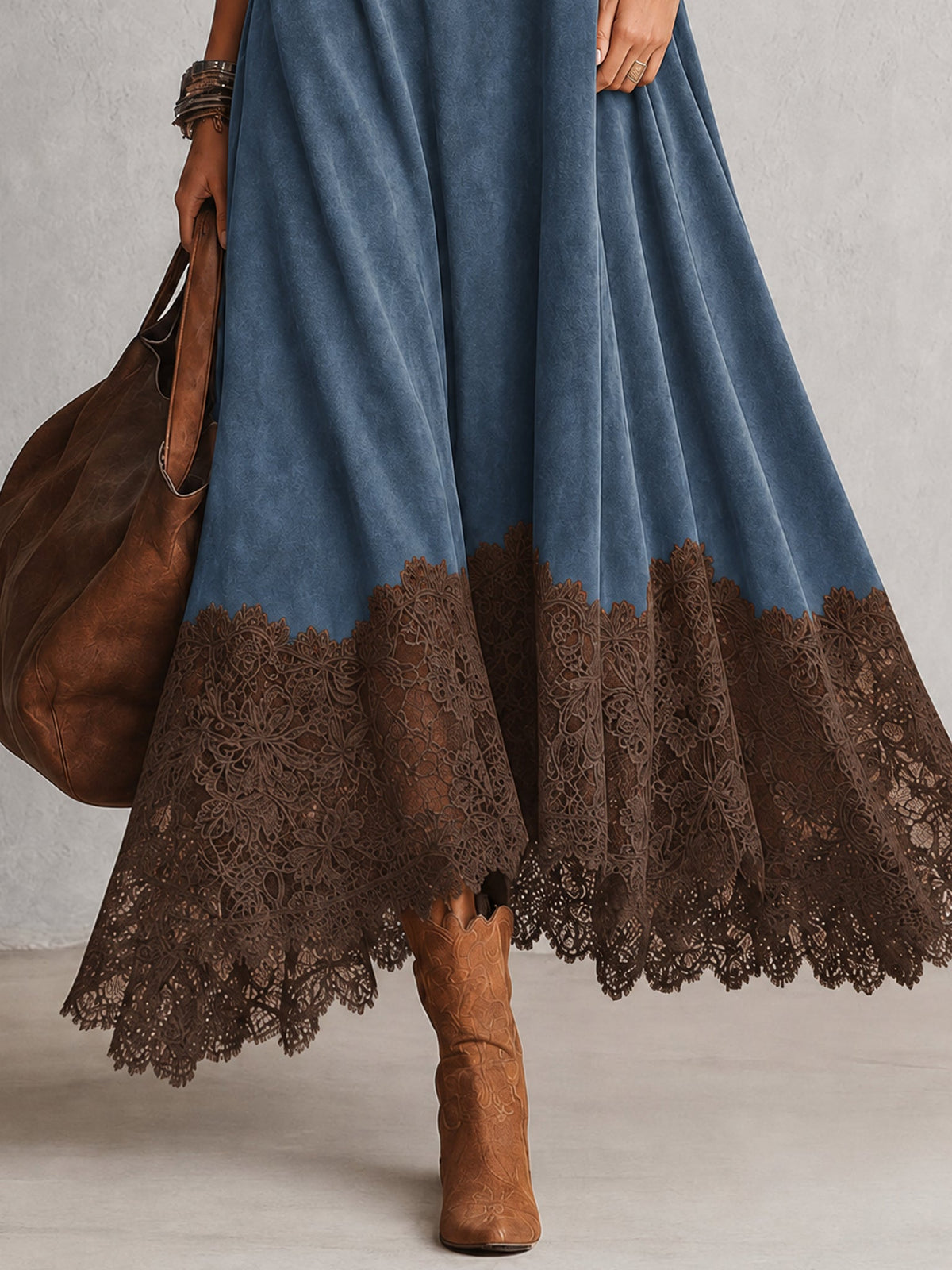 A-Linien-Kleid mit hohem Kragen, Spitzenpaneelen und langen Ärmeln