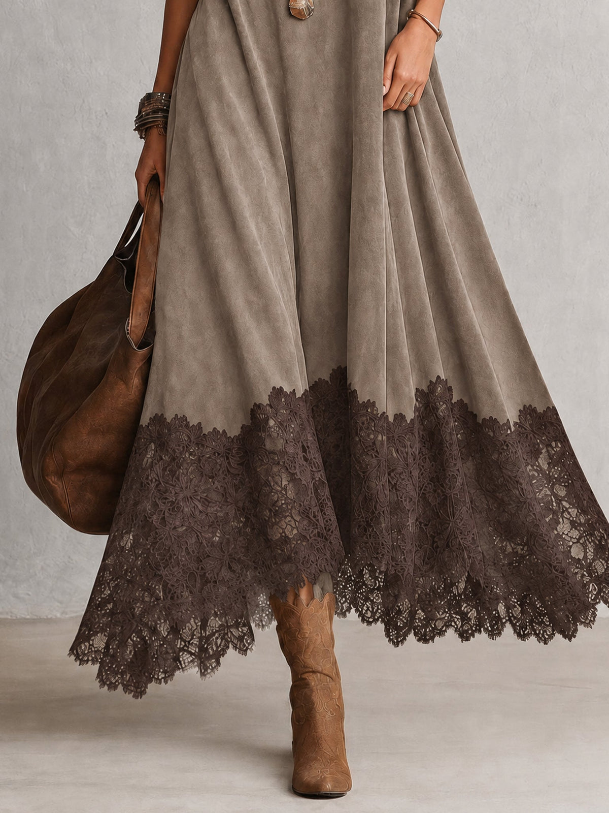 A-Linien-Kleid mit hohem Kragen, Spitzenpaneelen und langen Ärmeln