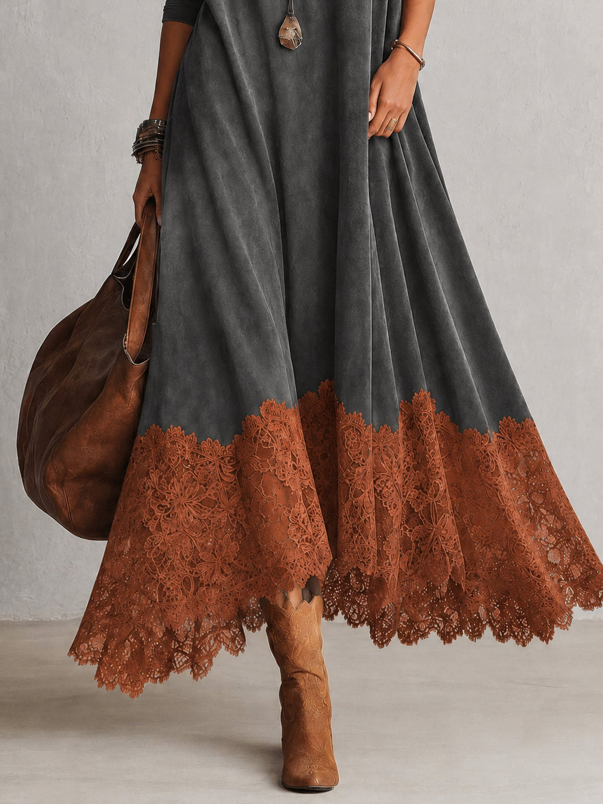 A-Linien-Kleid mit hohem Kragen, Spitzenpaneelen und langen Ärmeln
