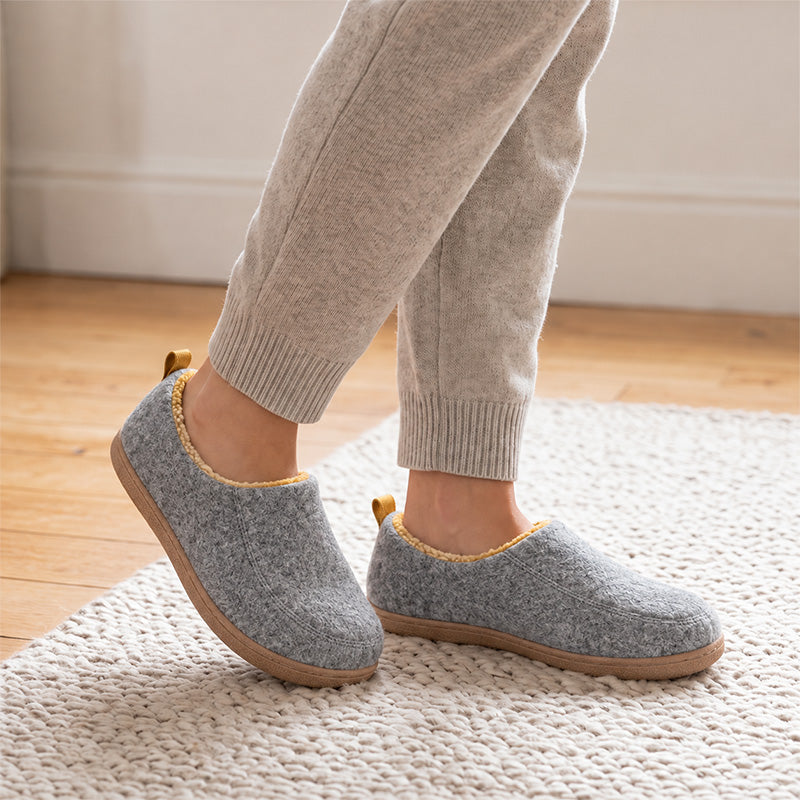 Unisex Orthopädische Hausschuhe mit Fußgewölbestütze und warmer Fleecefütterung