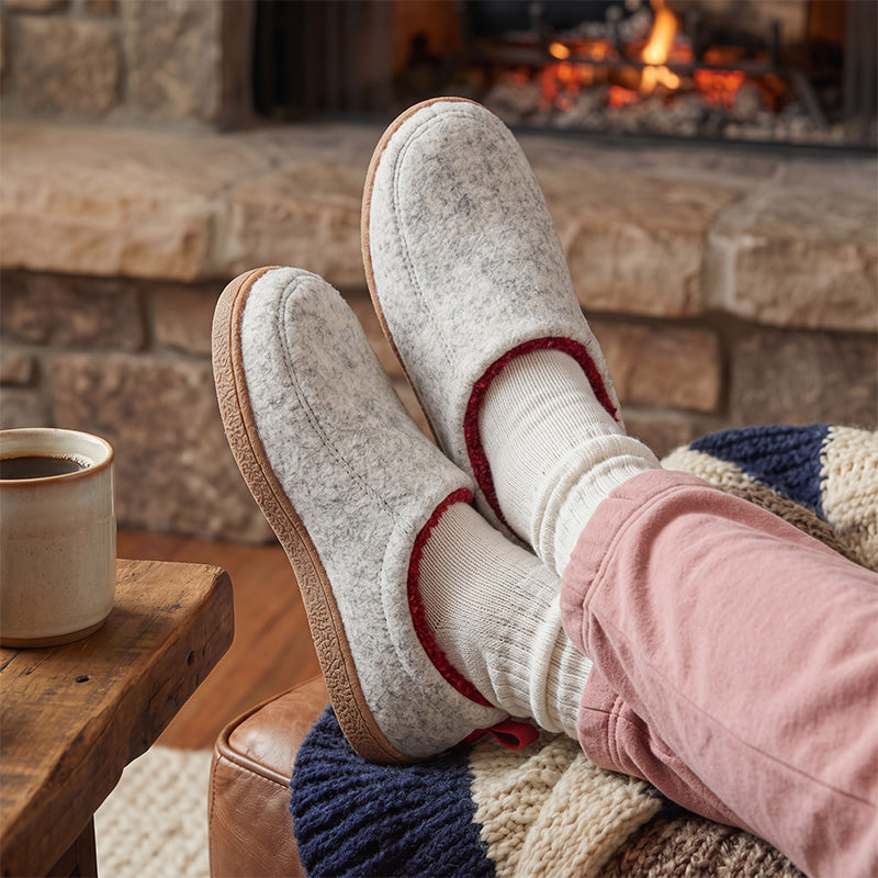 Unisex Orthopädische Hausschuhe mit Fußgewölbestütze und warmer Fleecefütterung