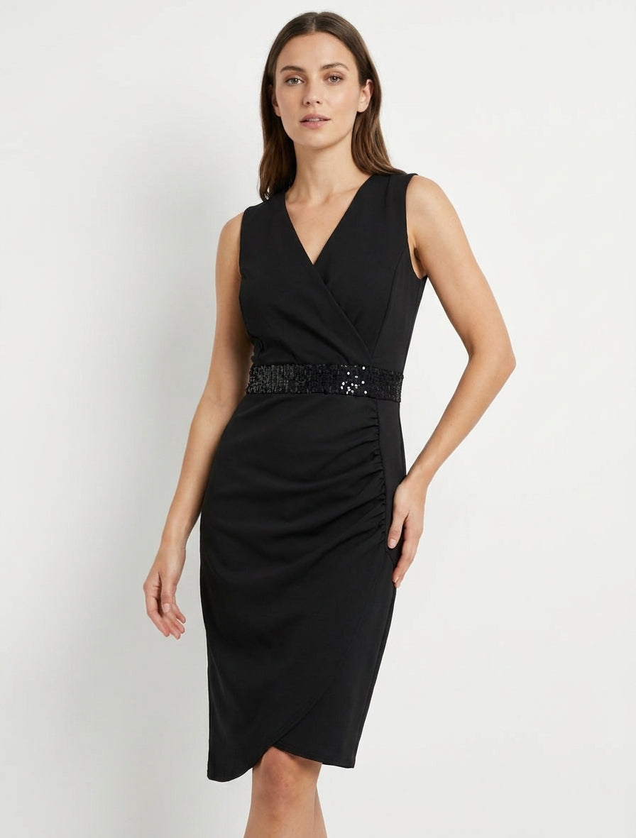Wickelkleid mit Pailletten und Cache-Cœur-Ausschnitt