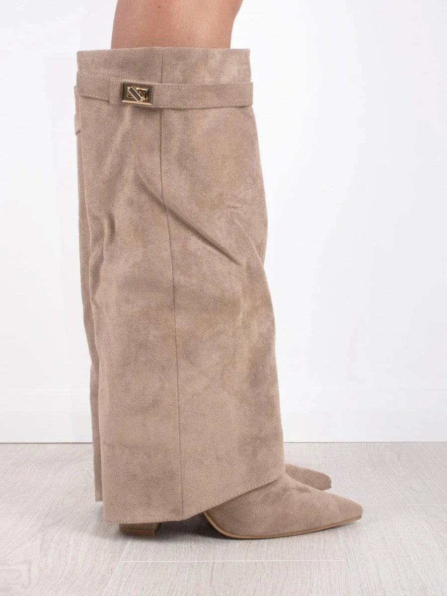 Kniehohe Stiefel – Damenstiefel aus Wildlederimitat mit spitzer Zehenpartie und Absatz