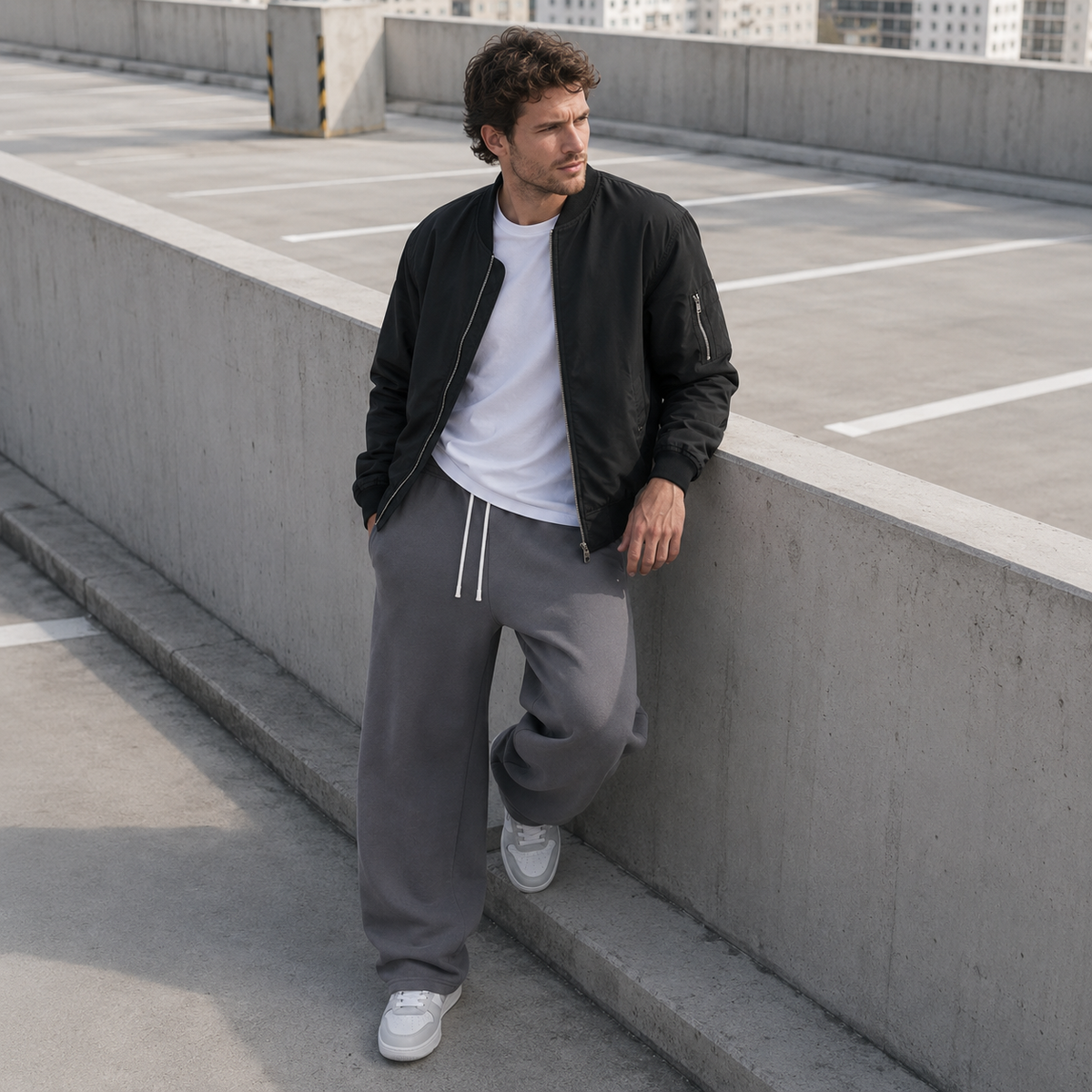 Lockere Jogginghose Mit Tiefen Seitentaschen