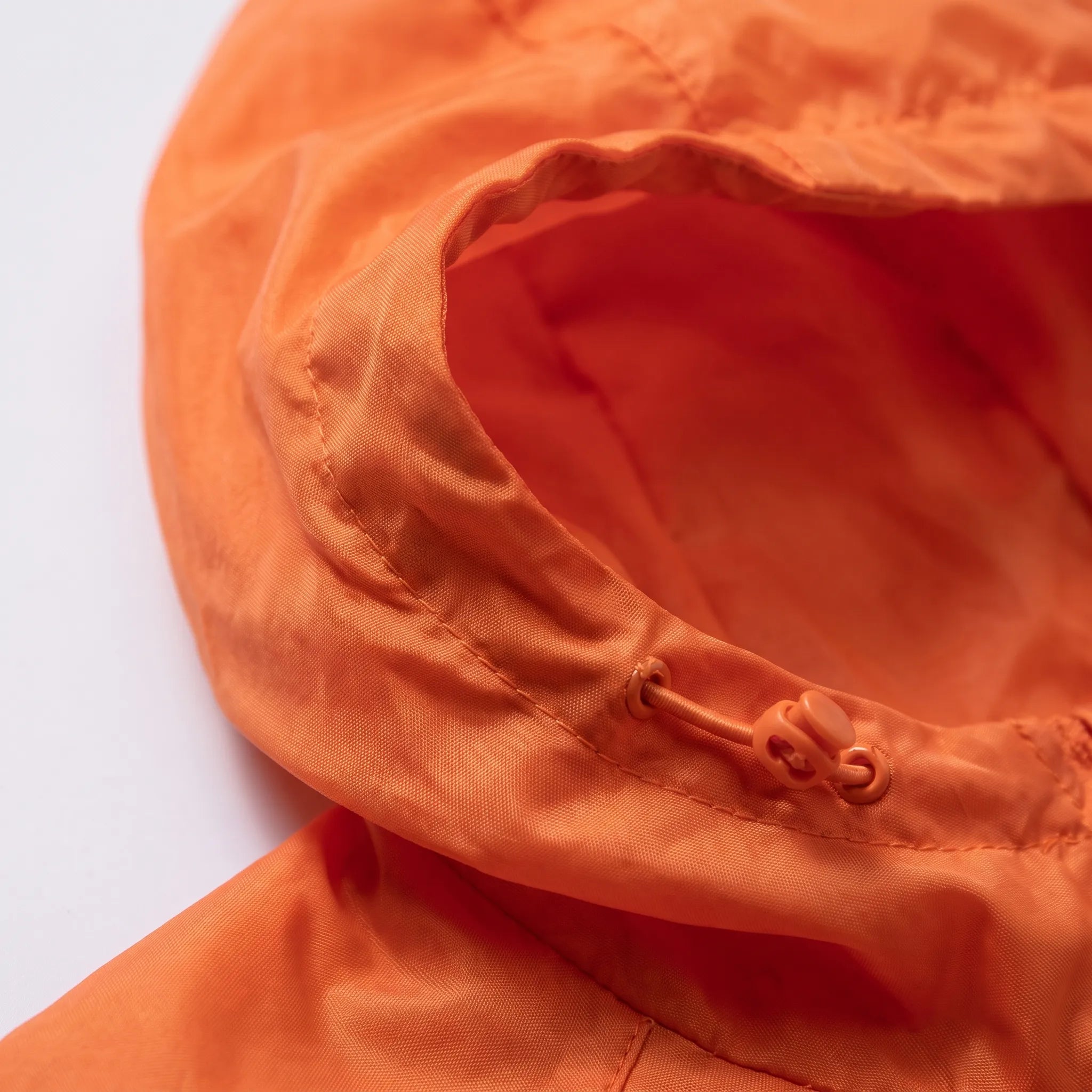 Herren-Windjacke leicht schnelltrocknend mit Kapuze und Reißverschluss