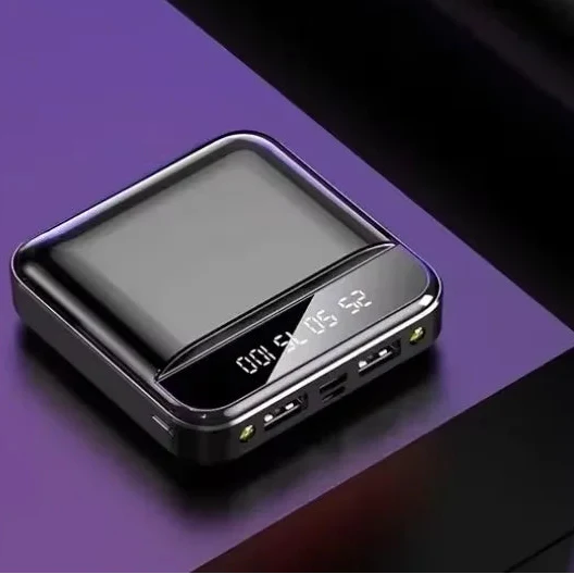 Hochkapazitive Powerbank mit Schnellladen und Digitaldisplay tragbar