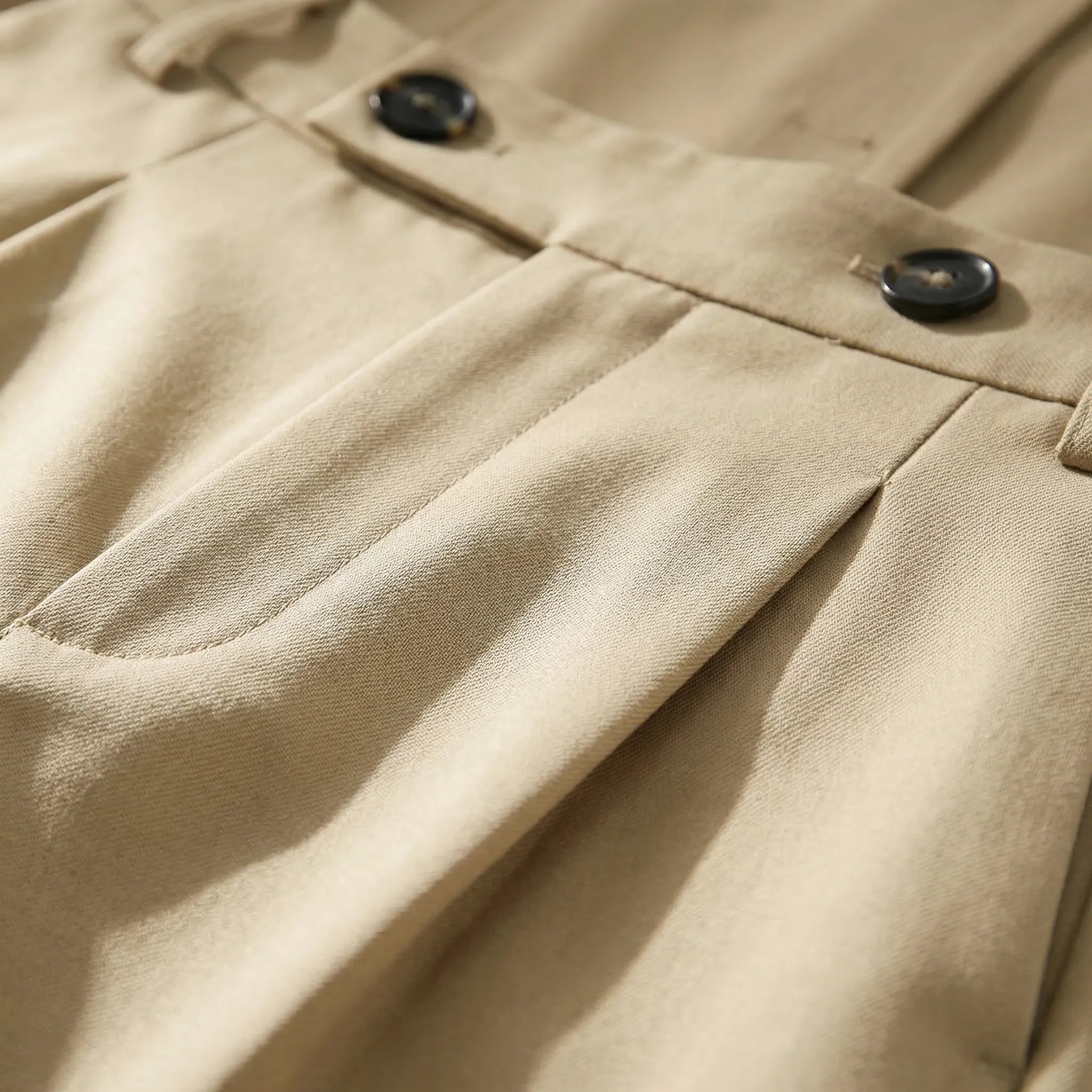 Kurzes Co-Ord Set für Damen mit Umlegekragen und Taillenbund