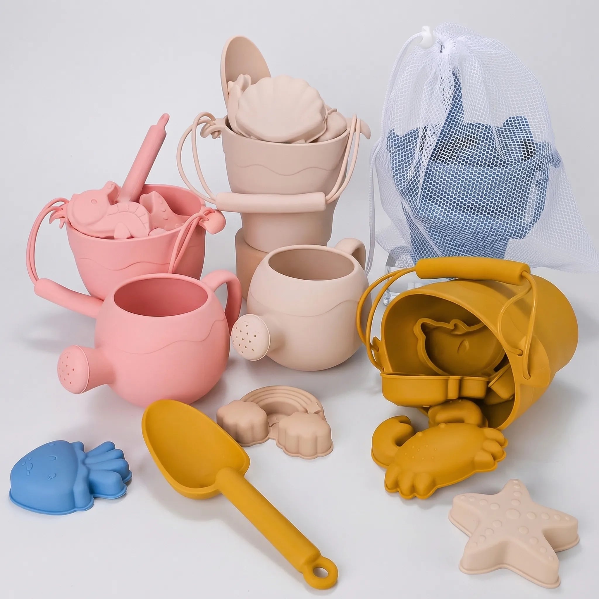 Strandspielzeug-Set für Kinder mit Eimer, Schaufel und Sandförmchen