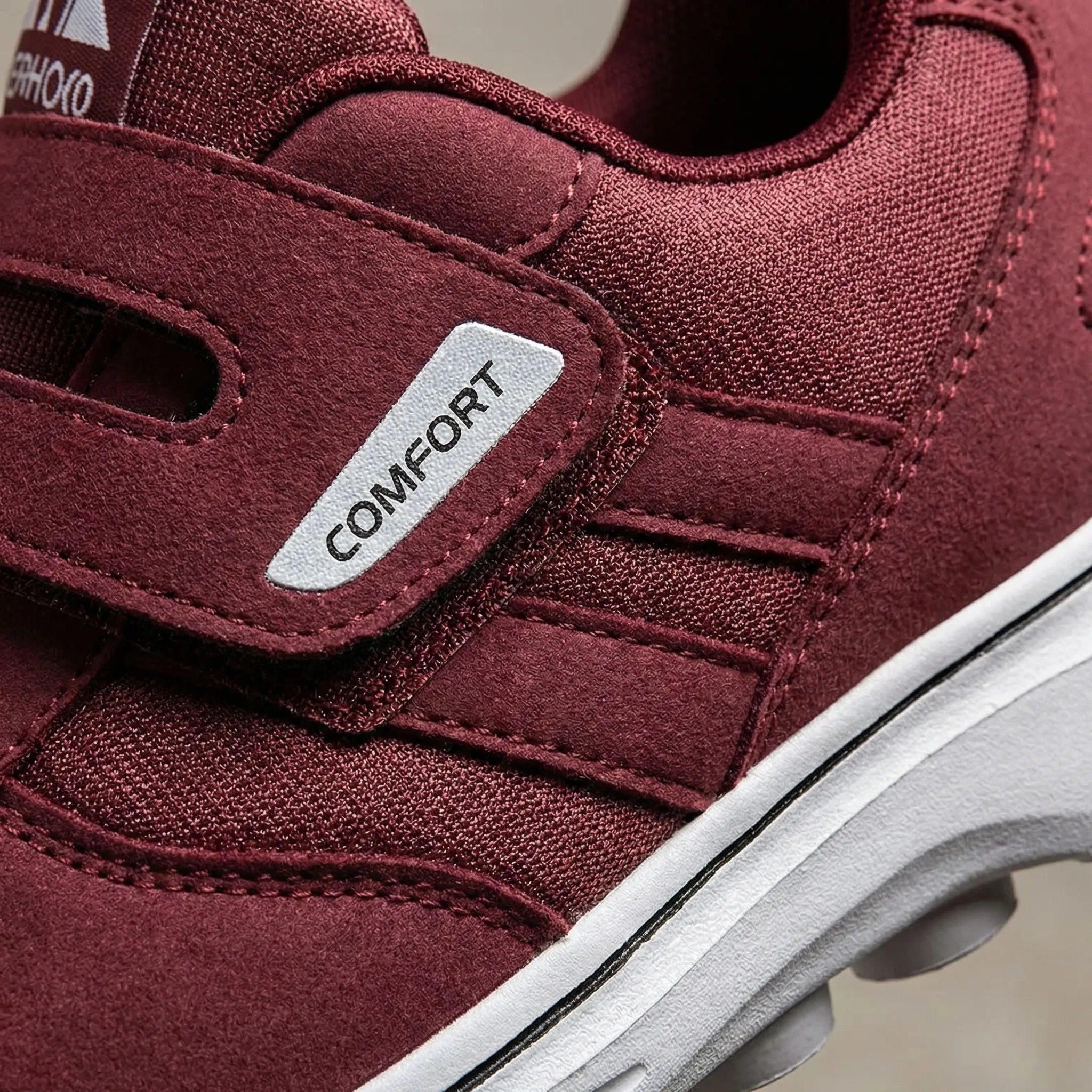 Weitpassform Walkingschuh mit Klettverschluss und gepolsterter Sohle