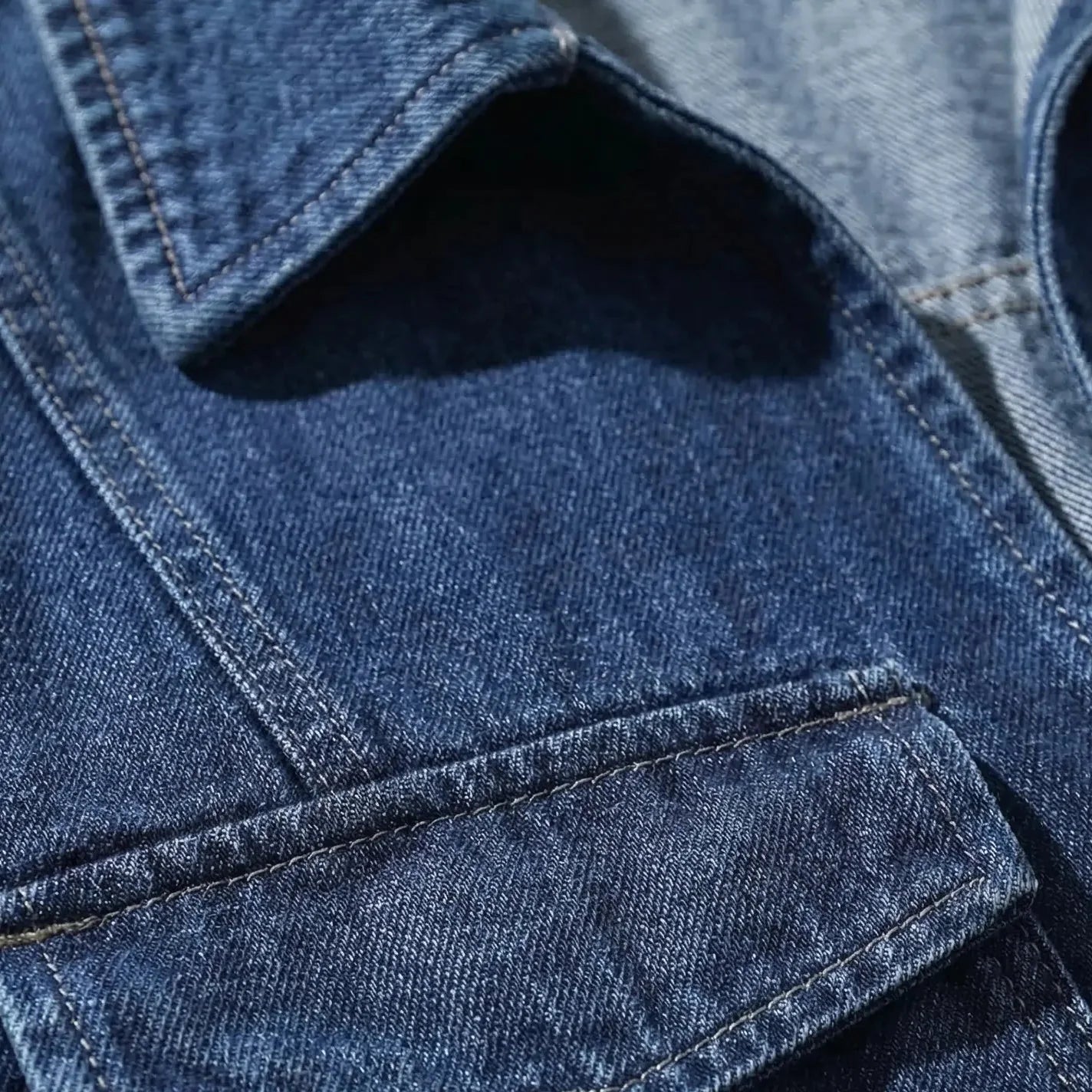 Denim Zweiteiler Set für Damen mit bauchfreiem Oberteil und Minirock