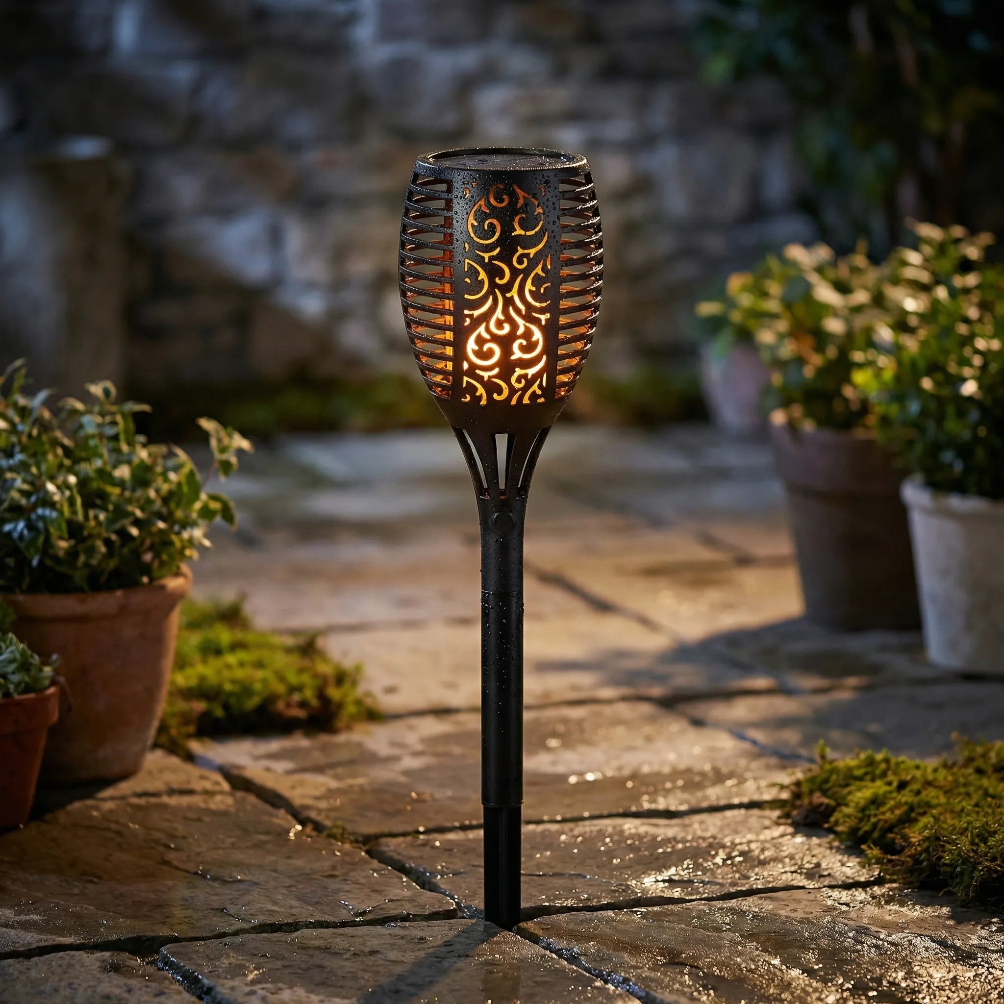 Nordspur | Flamora Solar-Powered Outdoor Flame Torch Lamp