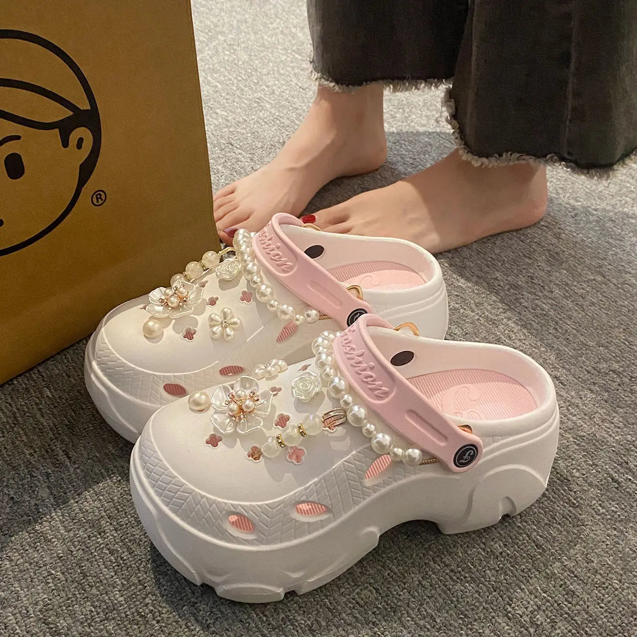 Chunky Platform Sommer-Clogs mit Kunstperlen und Blumenverzierungen