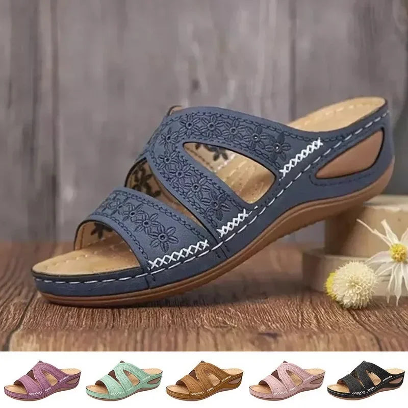 Keilabsatz-Sandale mit offener Zehenpartie, Vintage-Blumenmuster