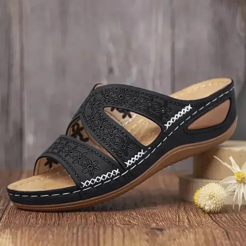 Keilabsatz-Sandale mit offener Zehenpartie, Vintage-Blumenmuster