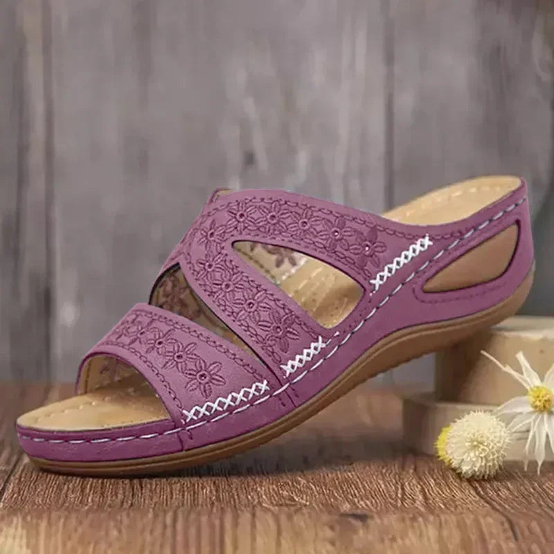 Keilabsatz-Sandale mit offener Zehenpartie, Vintage-Blumenmuster