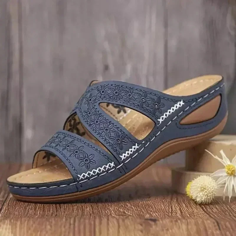 Keilabsatz-Sandale mit offener Zehenpartie, Vintage-Blumenmuster