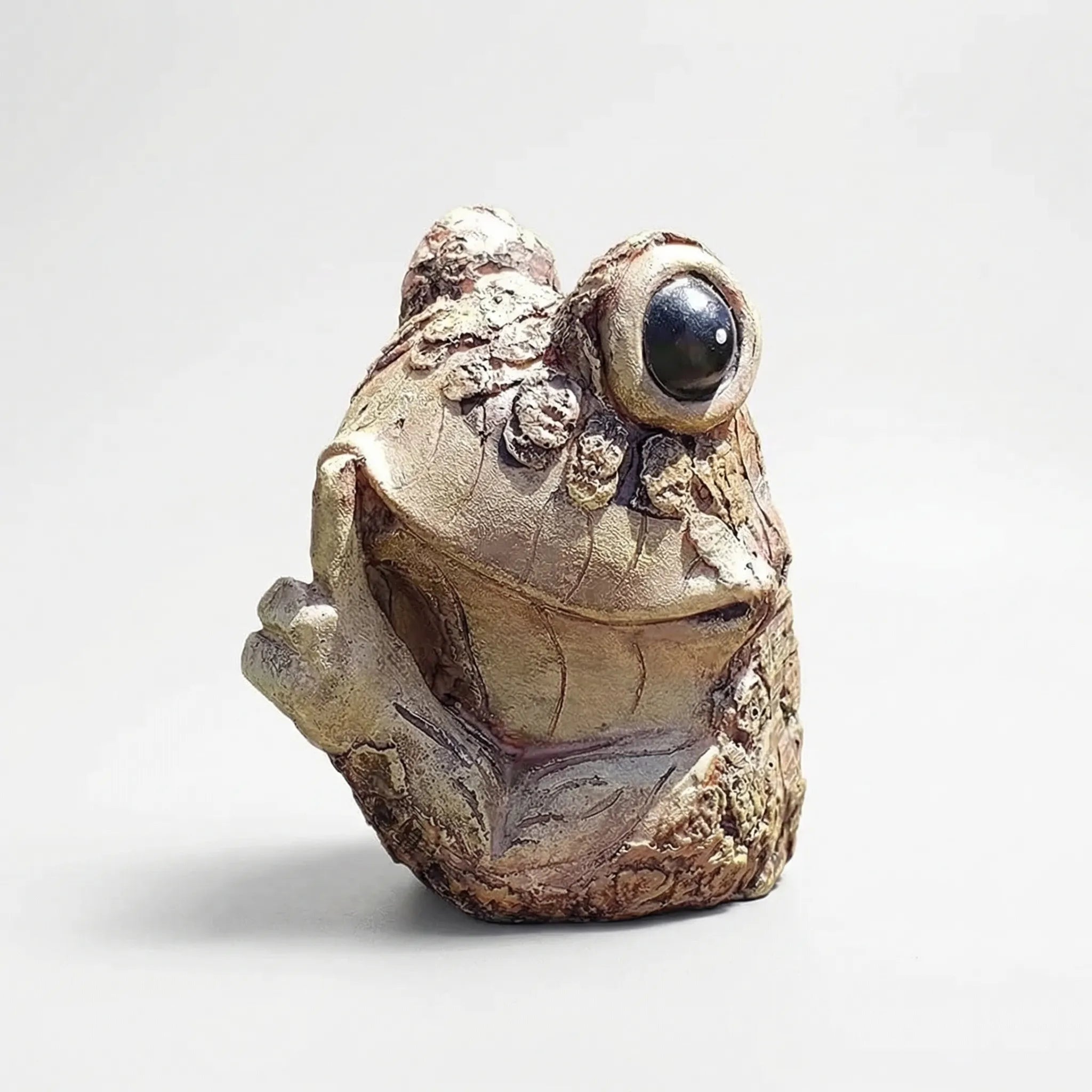 Spähender Frosch Baumschmuck mit lebensechten Details und verwittertem Finish