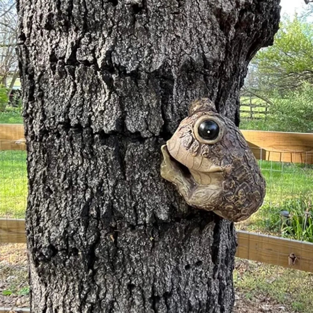 Spähender Frosch Baumschmuck mit lebensechten Details und verwittertem Finish