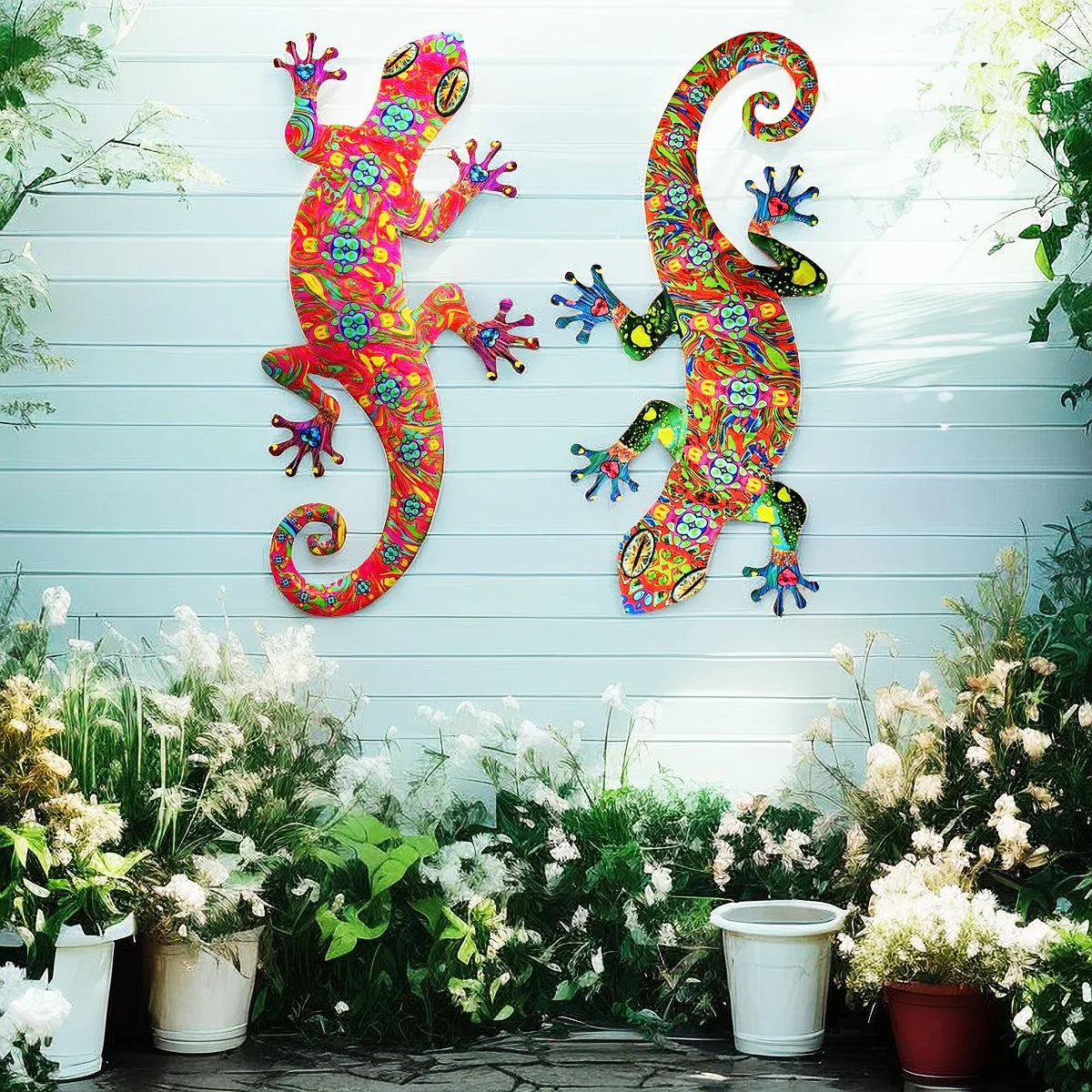 Gecko-Wandskulpturen mit lebendiger Bemalung und Wirbelmuster