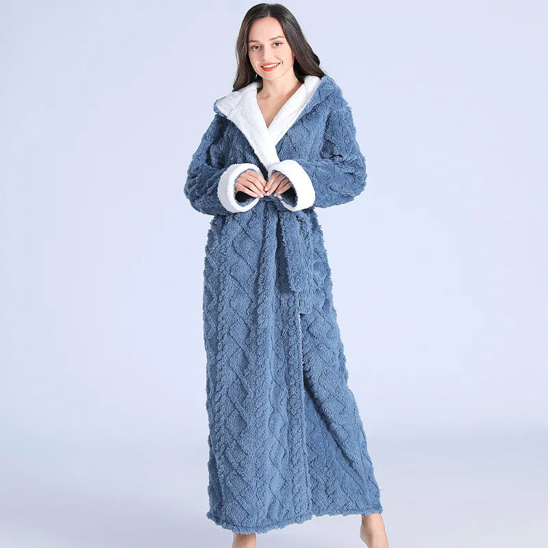 Langer Kapuzen-Bademantel Damen warm plüschig knöchellang