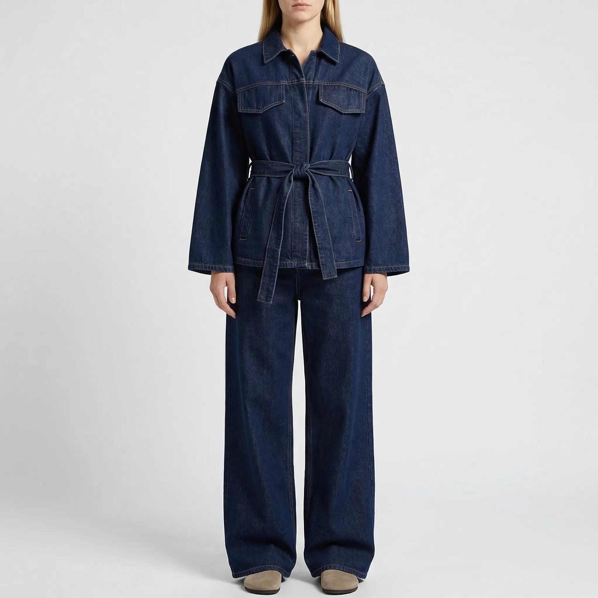 Damen Jeans-Zweiteiler in Indigo mit Gürteljacke und Hose mit weitem Bein