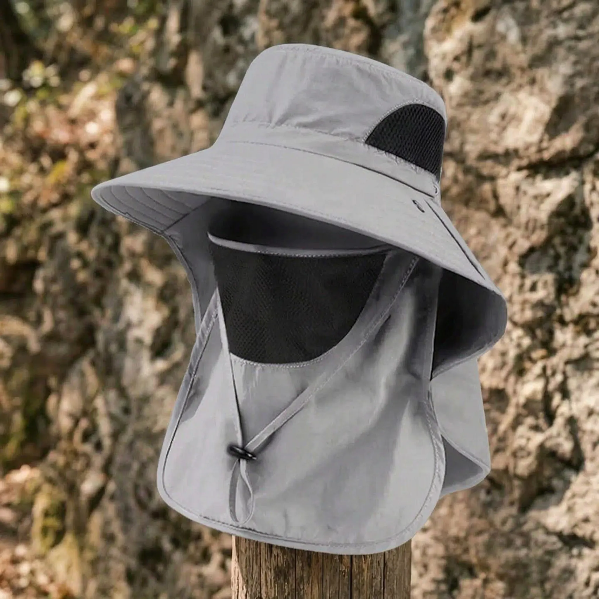 Breitrandiger Sonnenhut mit Nackenklappen und Mesh-Belüftung für Wandern