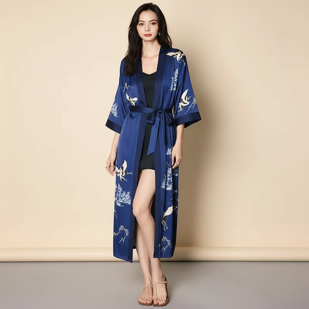 Langer floraler Kimono-Bademantel mit Dreiviertelsärmeln