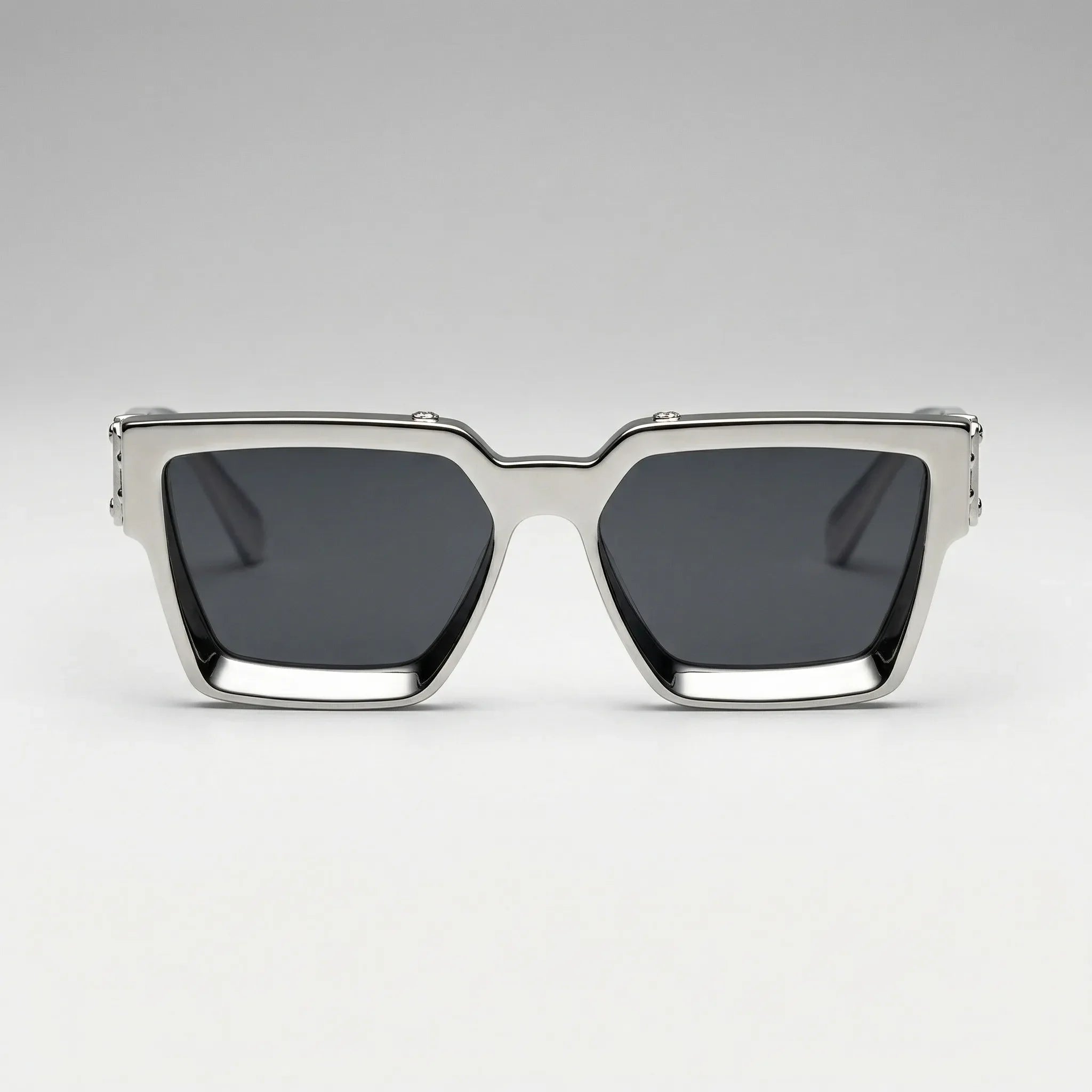 Übergroße quadratische Sonnenbrille mit poliertem Rahmen
