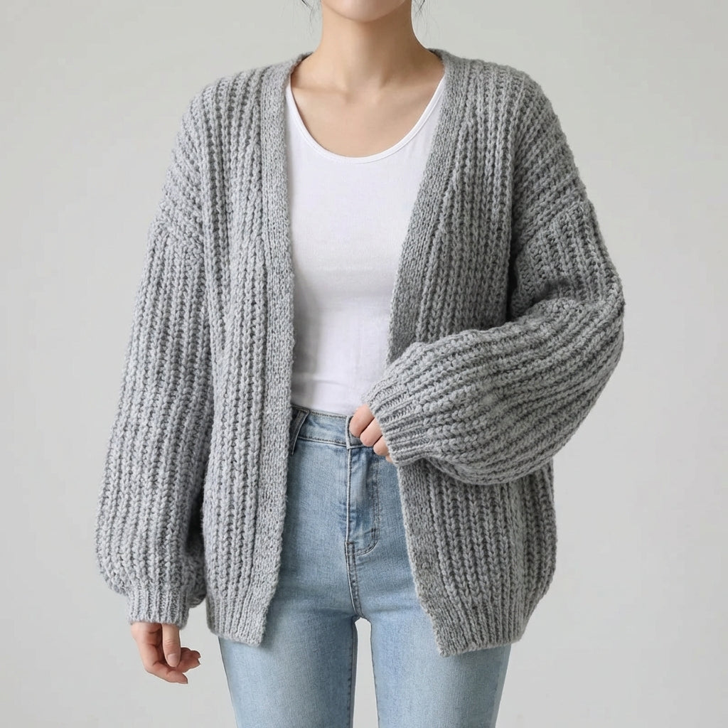 Kurze Poncho-Strickjacke mit strukturiertem Strick und offener Vorderseite