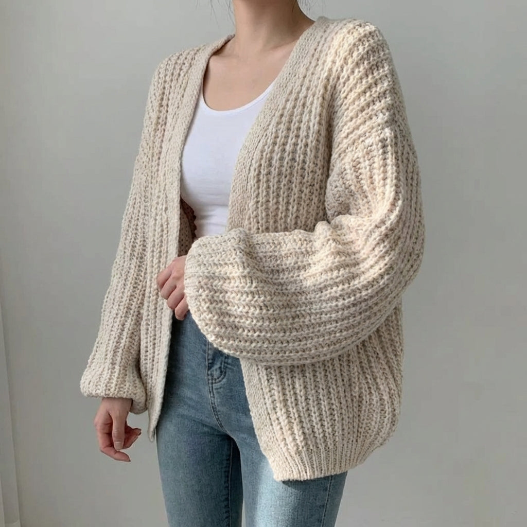 Kurze Poncho-Strickjacke mit strukturiertem Strick und offener Vorderseite