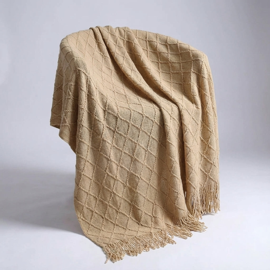 Übergroße Strickwurfdecke mit Quastenkanten und strukturiertem Gewebe