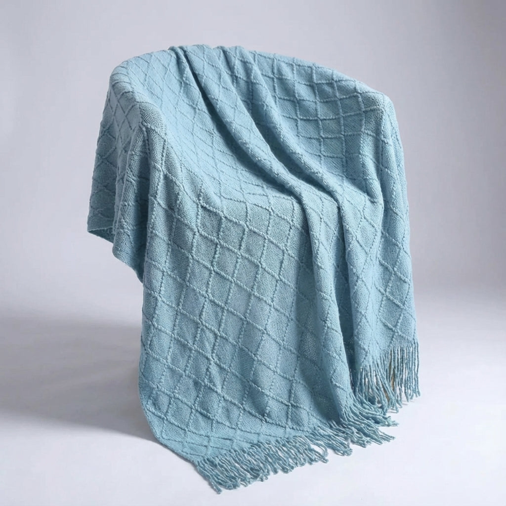 Übergroße Strickwurfdecke mit Quastenkanten und strukturiertem Gewebe