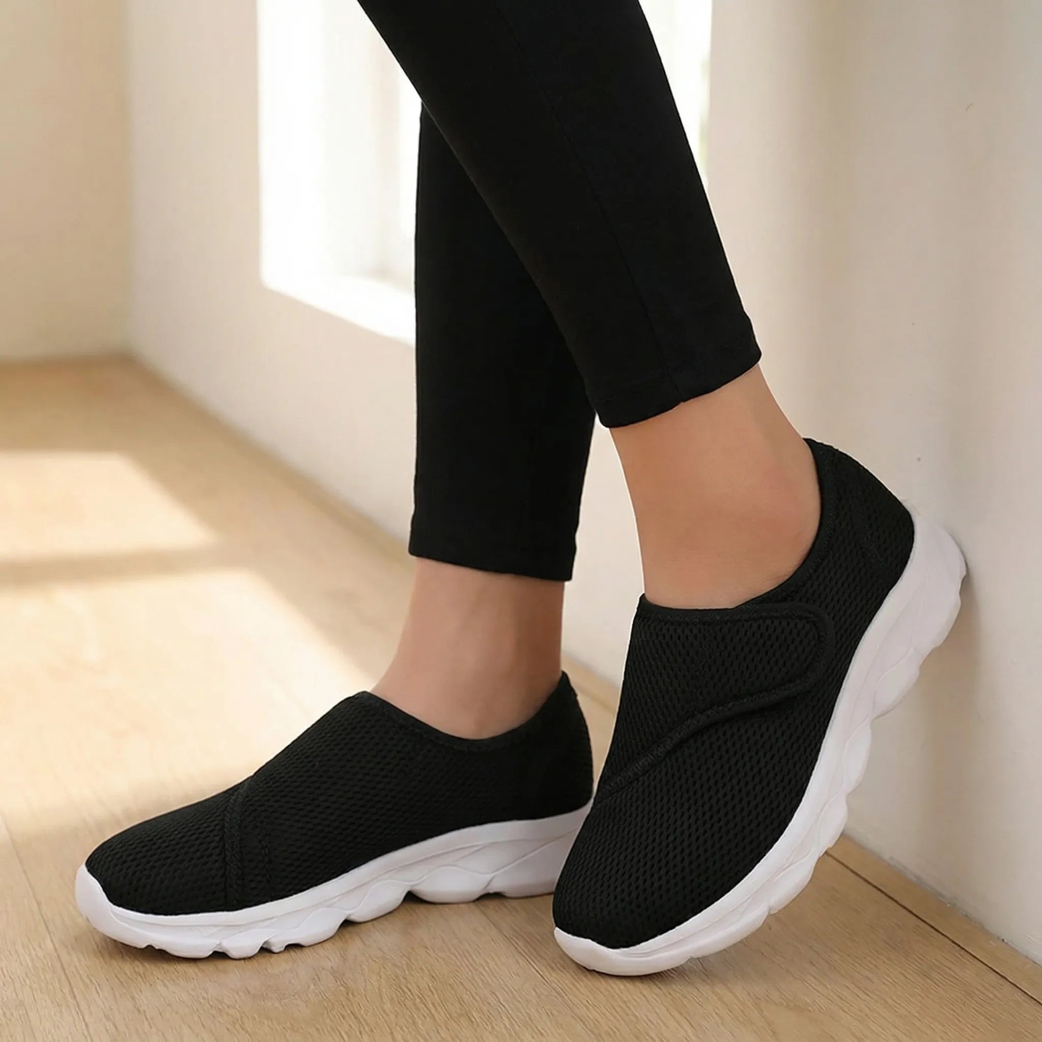 Weitschafts-Gehschuh mit geräumiger Zehenbox und atmungsaktivem Mesh-Schaft