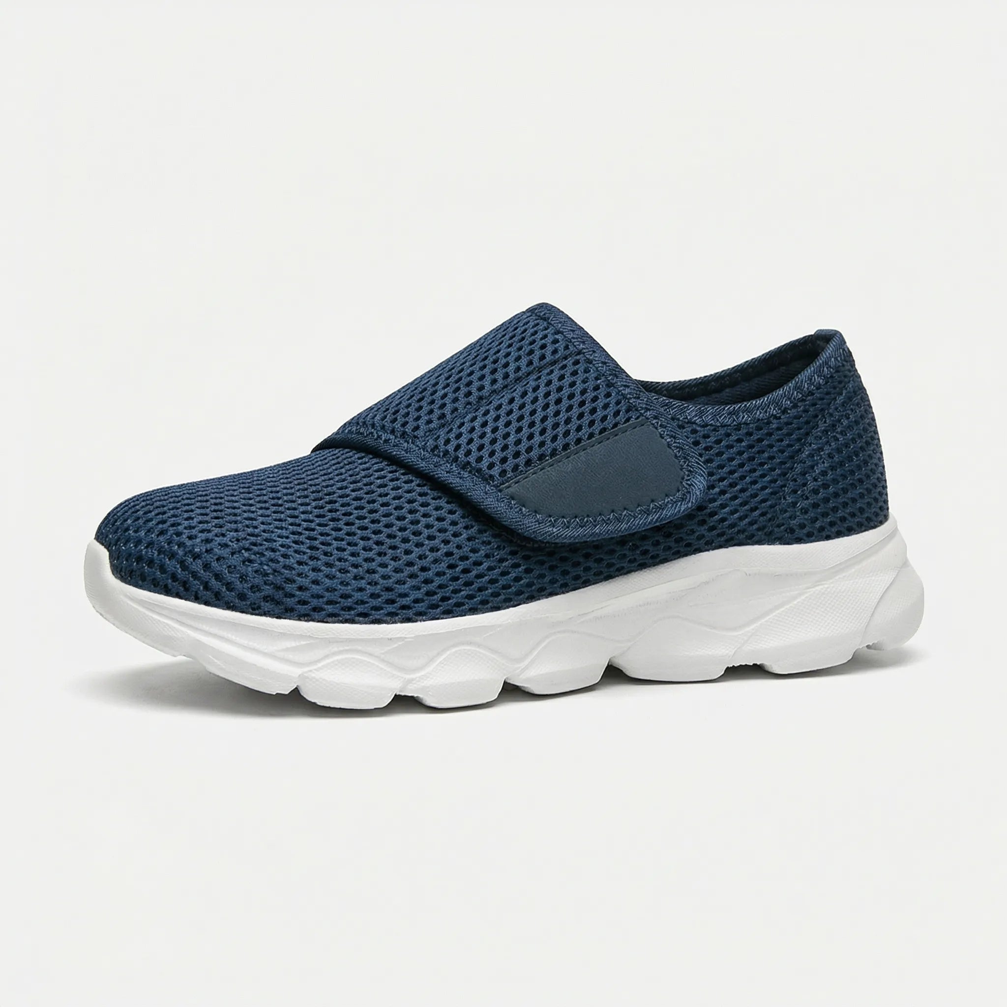 Weitschafts-Gehschuh mit geräumiger Zehenbox und atmungsaktivem Mesh-Schaft