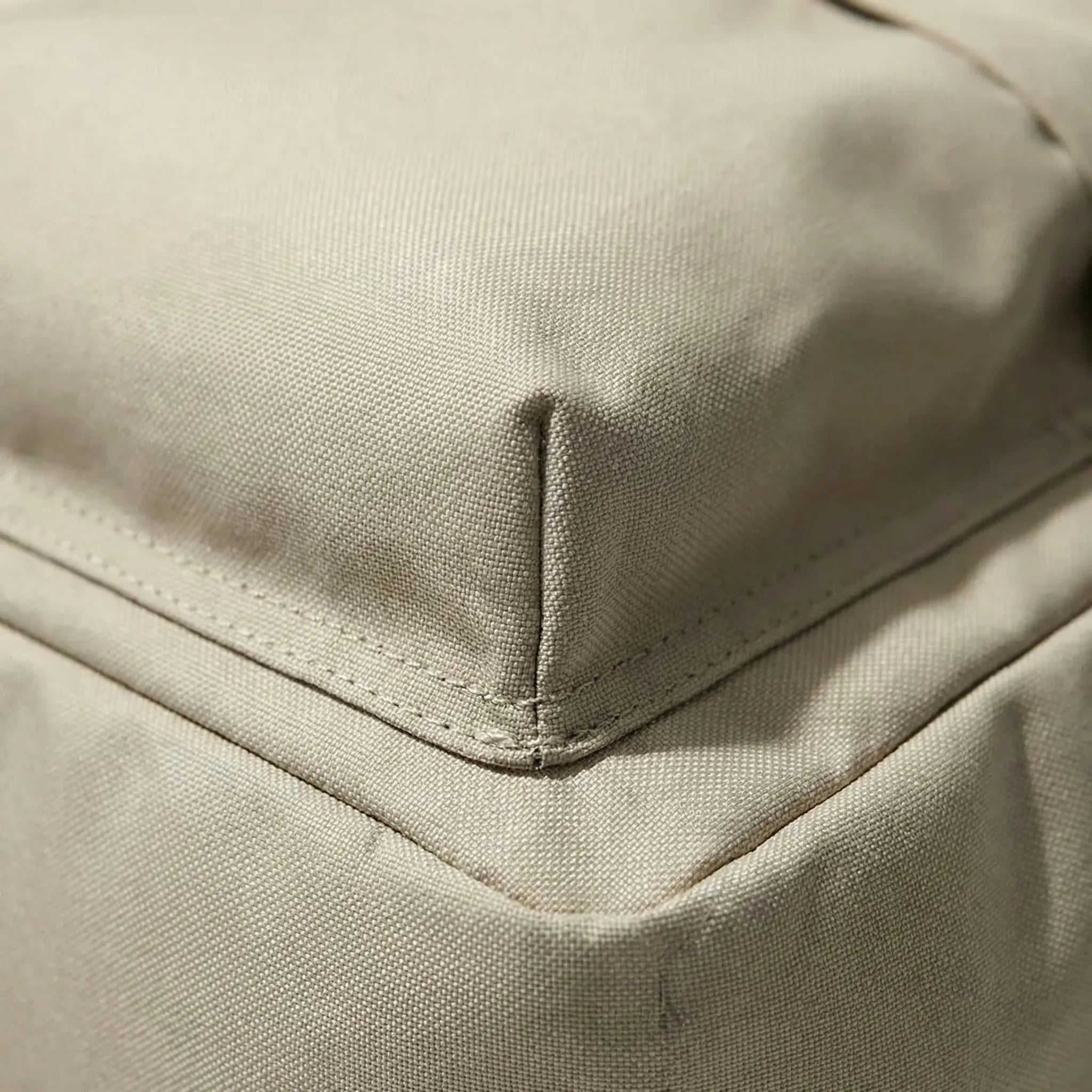 Alltags-Rucksack mit mehreren Fächern und gepolsterten Schultergurten