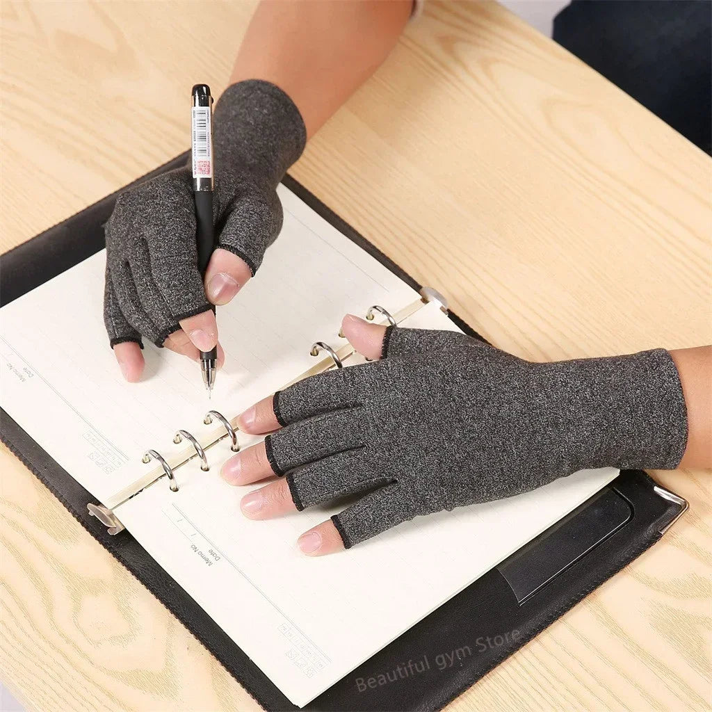 Fingerlose Kompressionshandschuhe bei Arthritis und Handgelenkschmerzen