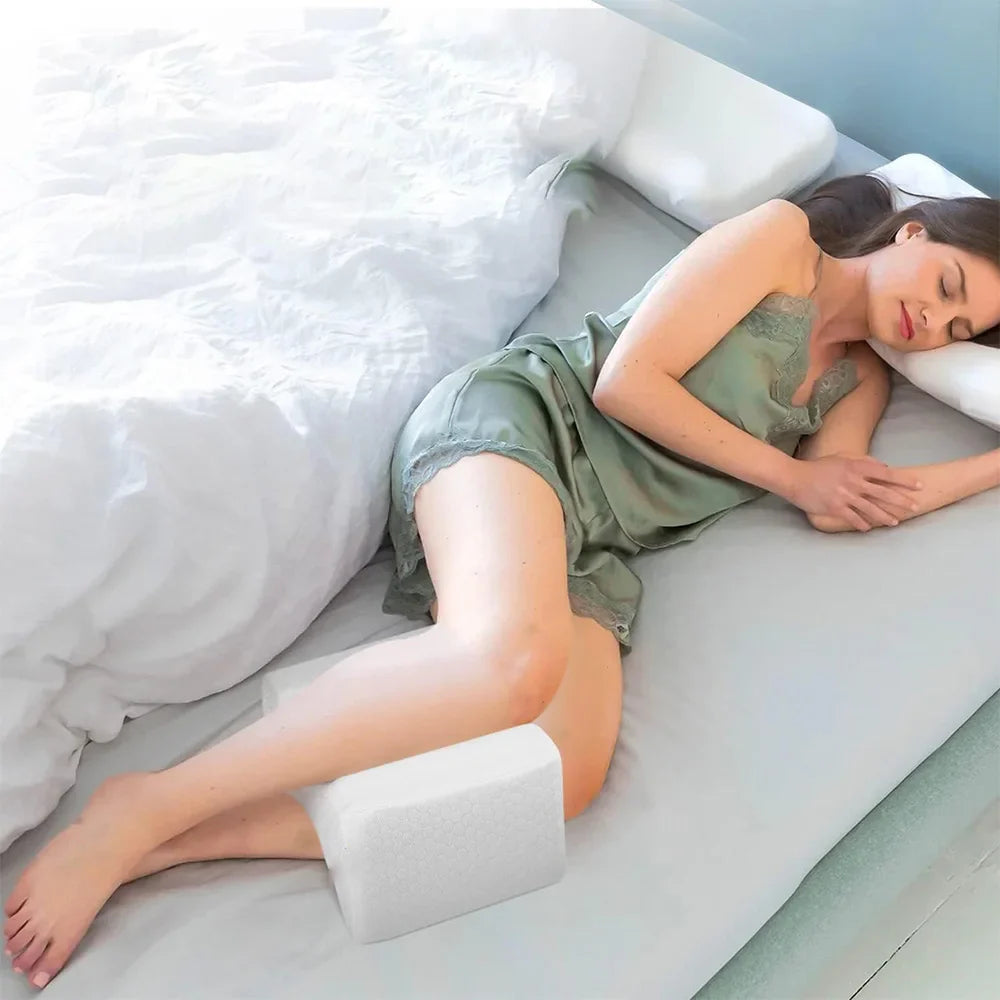 Ergonomisches Memory-Foam-Kniekissen mit Gurt für Seitenschläfer