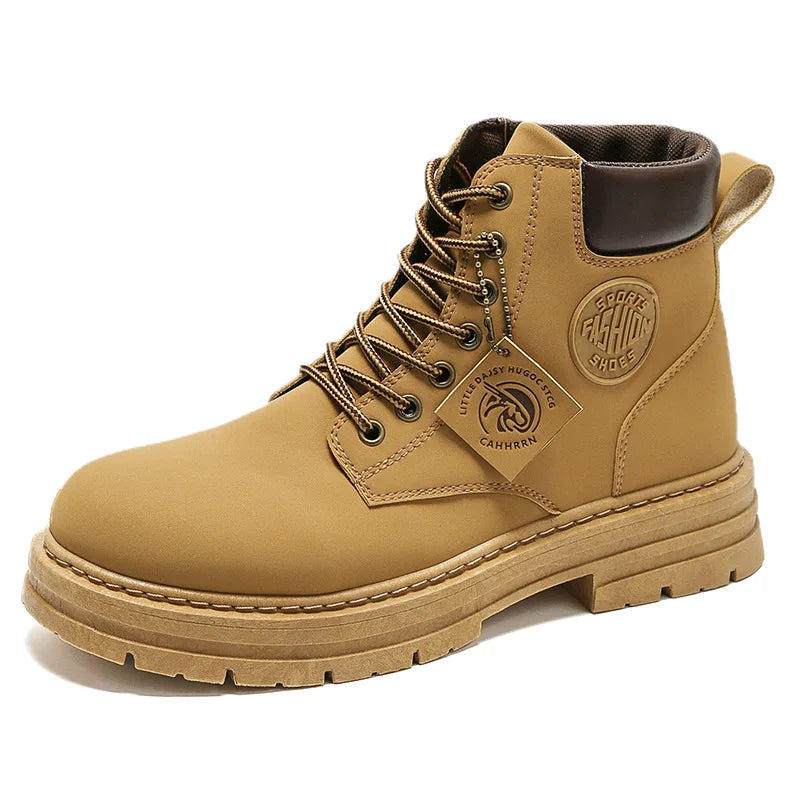 Hochschaftige Schnürstiefel mit strukturierter Sohle und Stichnähtkonstruktion