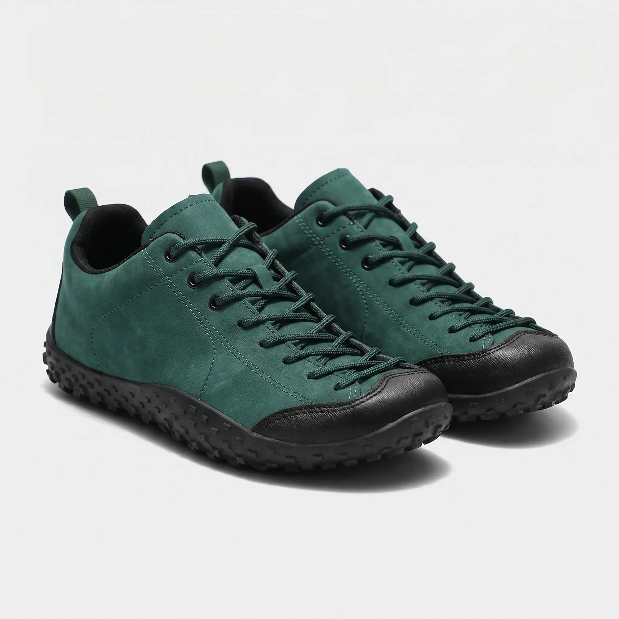 Wanderschuhe Weitpassform rutschfest mit gemusterter Griffsohle