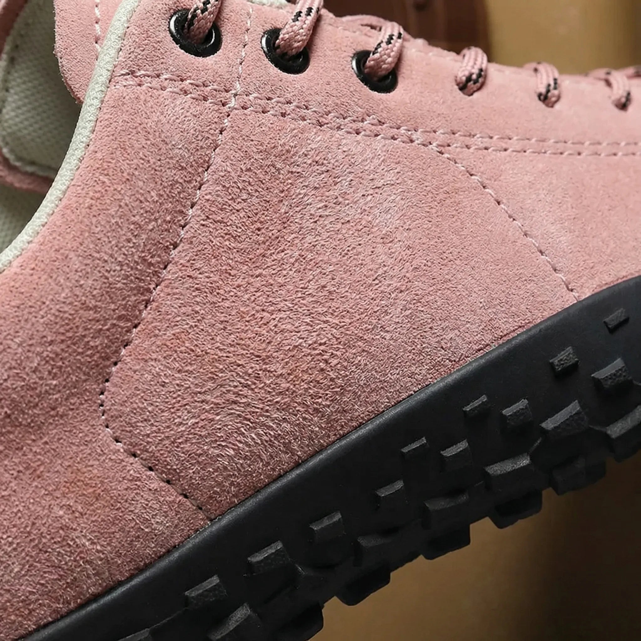 Wanderschuhe Weitpassform rutschfest mit gemusterter Griffsohle