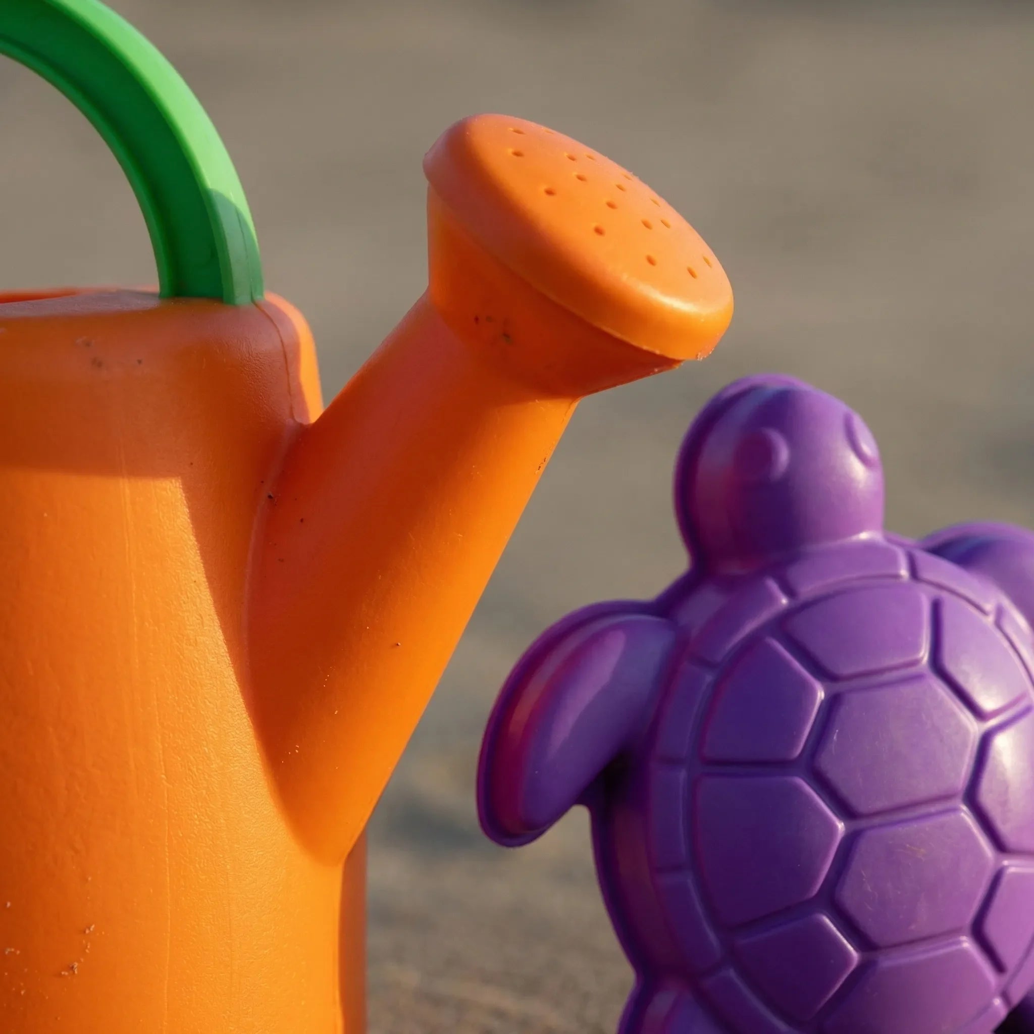 Strandspielzeug-Set für Kinder mit Eimer, Schaufel und Sandförmchen
