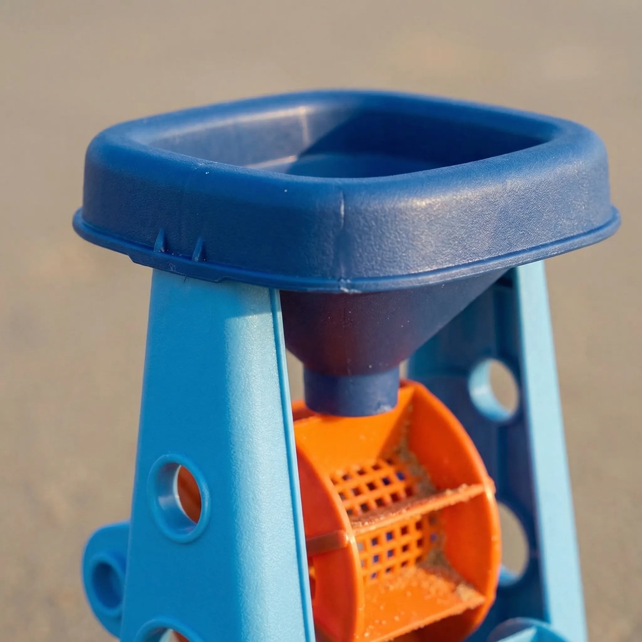 Kinder Strandspielzeug Set mit Schubkarre, Sandmühle und Förmchen für Sandspiele