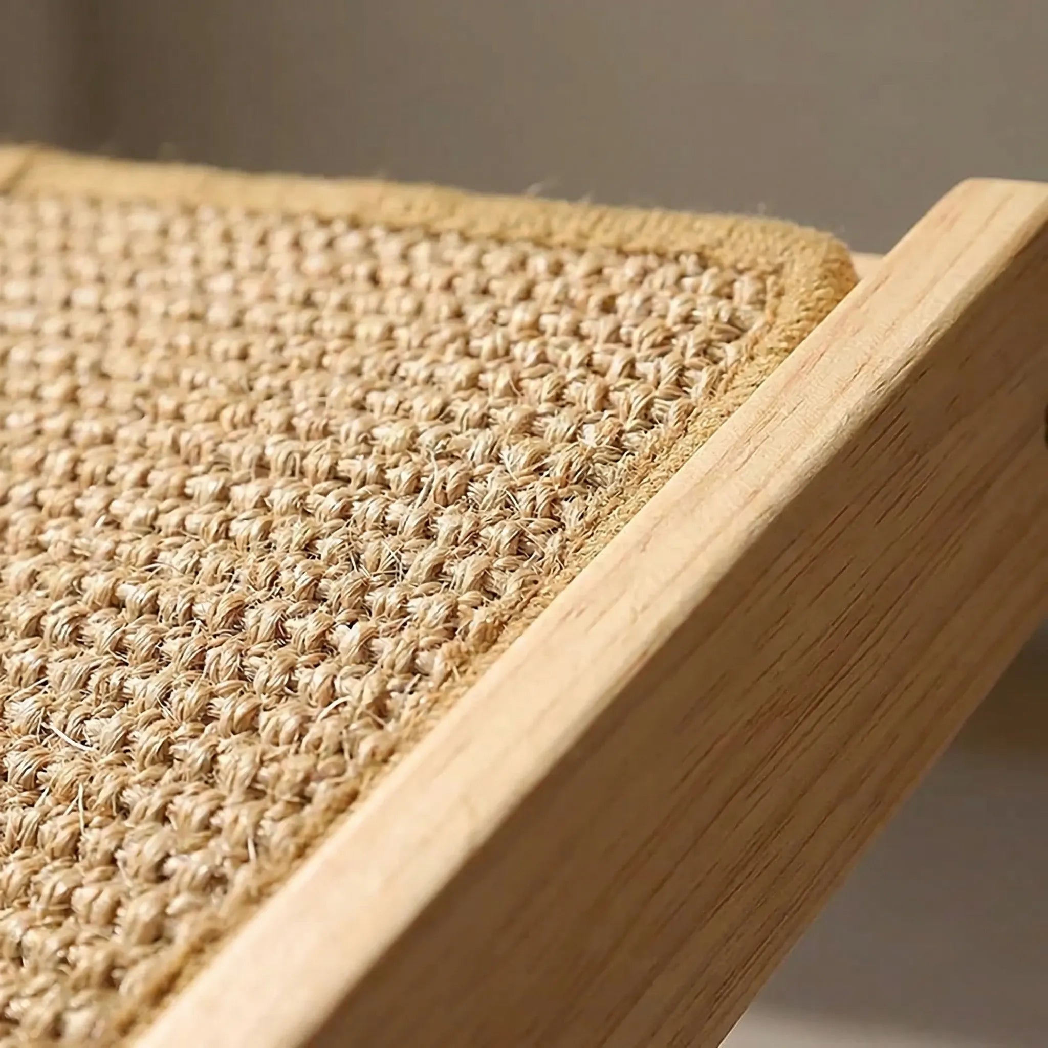 Katzen Kratzmatte Sisal schräg Holzrahmen verstellbar