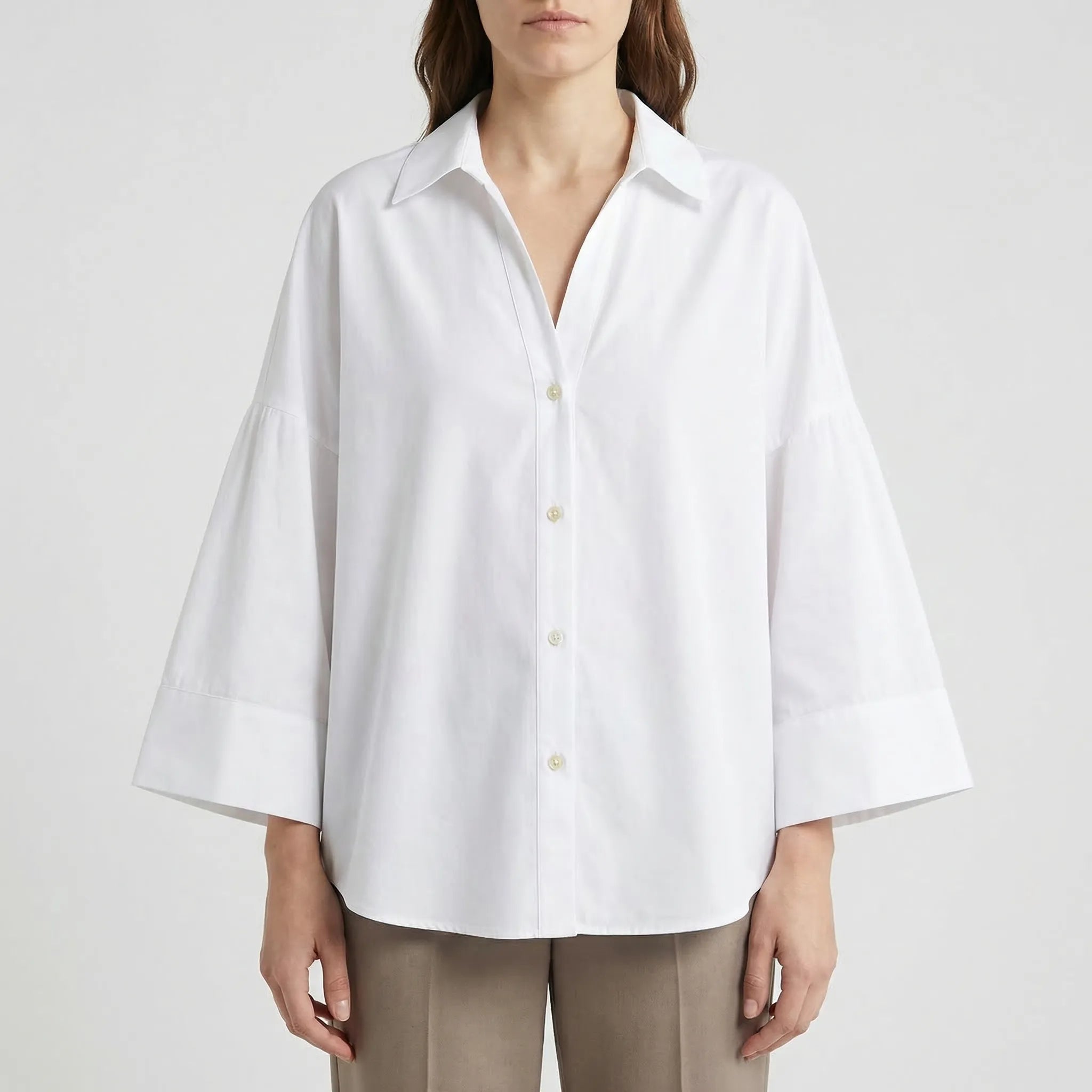 Breitleinen-Bluse mit asymmetrischem Saum und Johnny-Kragen Knopfleiste