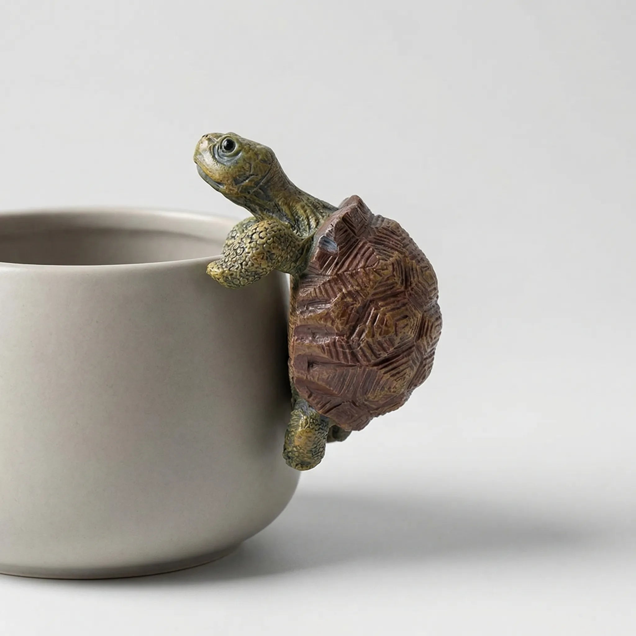 Miniatur-Schildkrötenfigur zum Klemmen auf Topfränder und Vasen