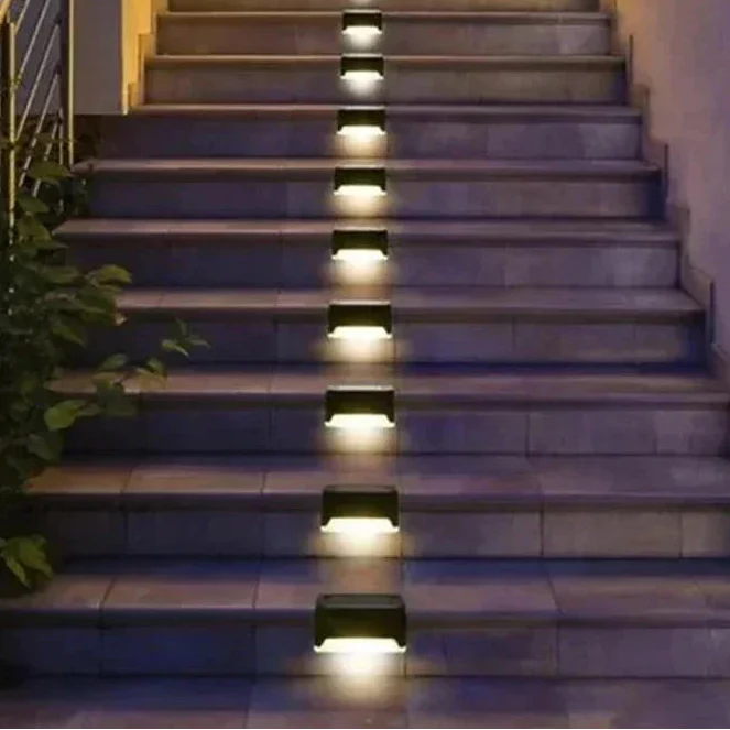 Nordspur | Soluxe Solar-Powered Outdoor Step Lamp